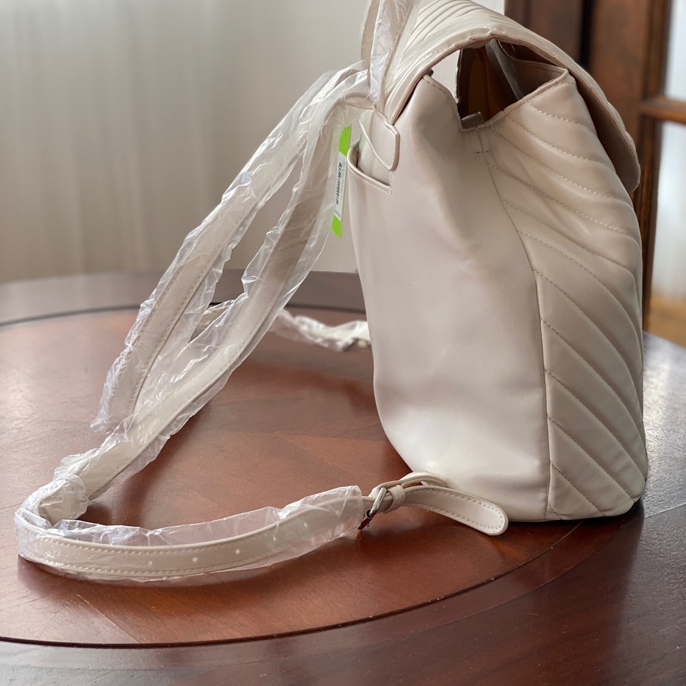 Backpack - Picture 2 of 4